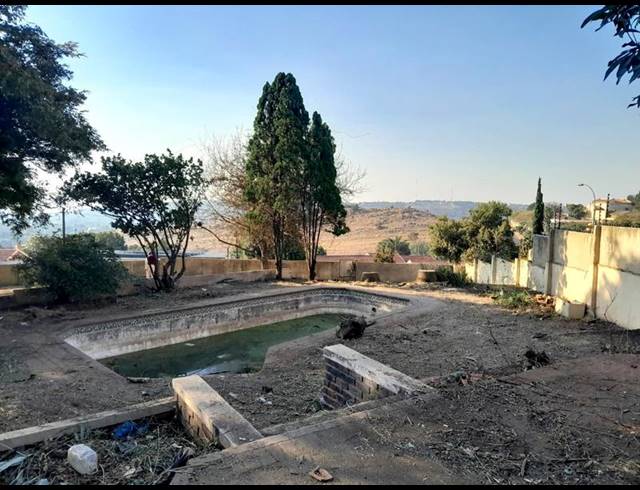 4 BEDROOM HOUSE FOR SALE IN WILRO PARK